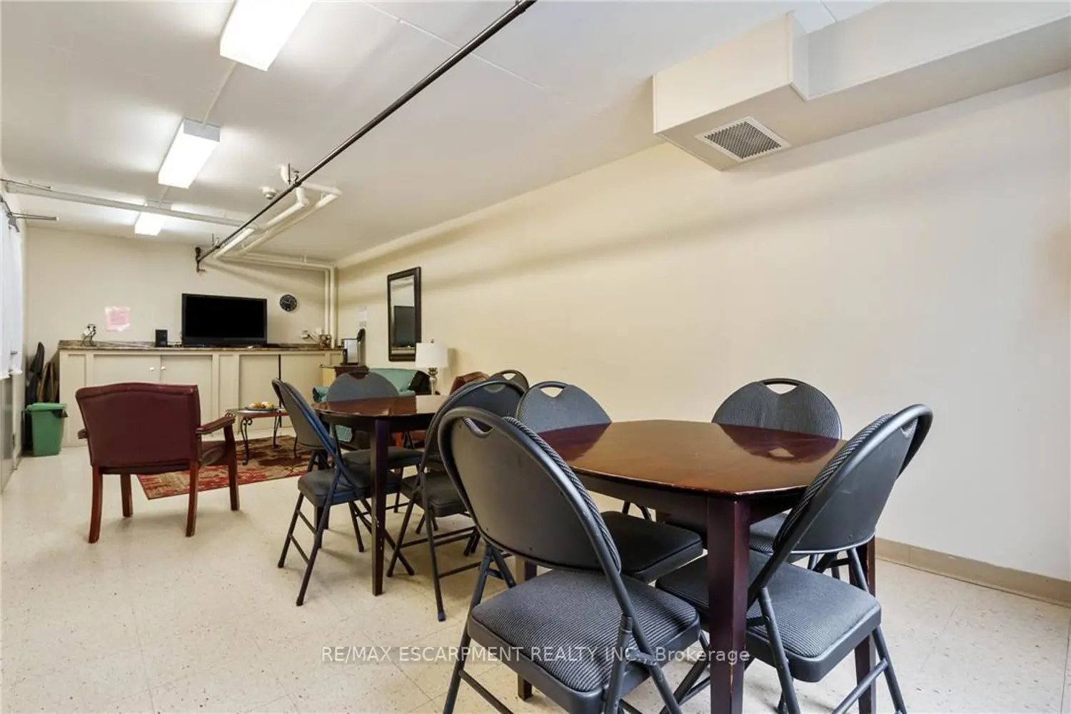 Additional image 16 of 3499 Upper Middle Road #211