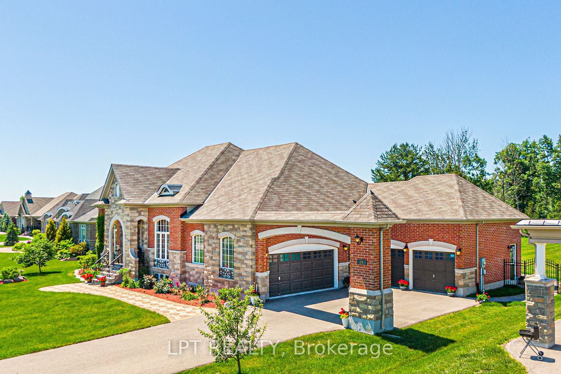 18 Wolford Court, Georgina, ON, L4P 0B1