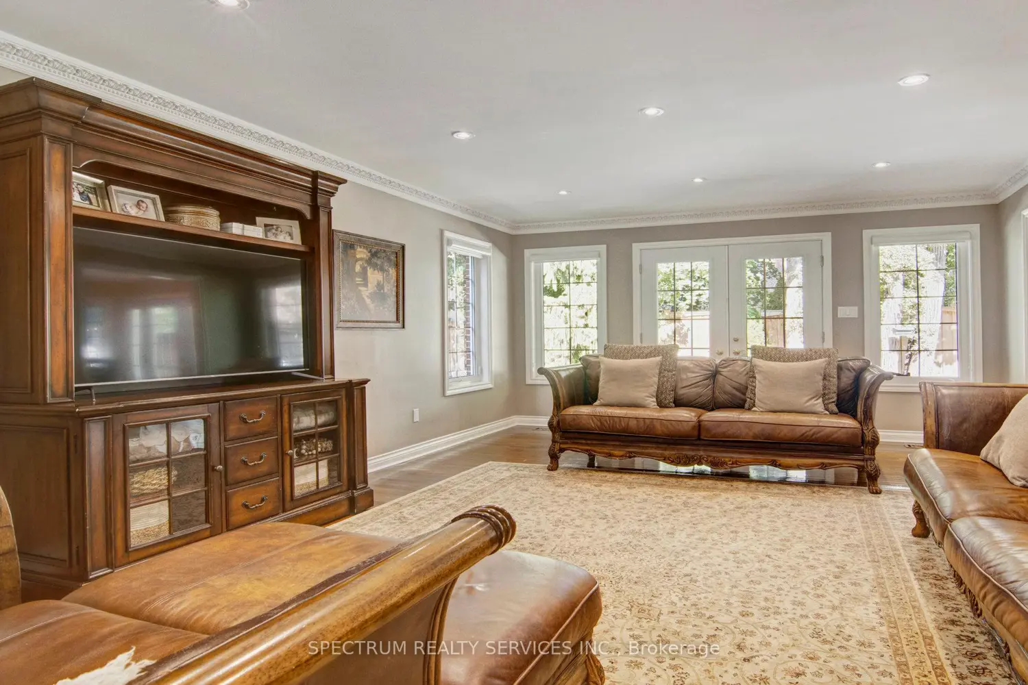 172 Charmaine Road photo 3