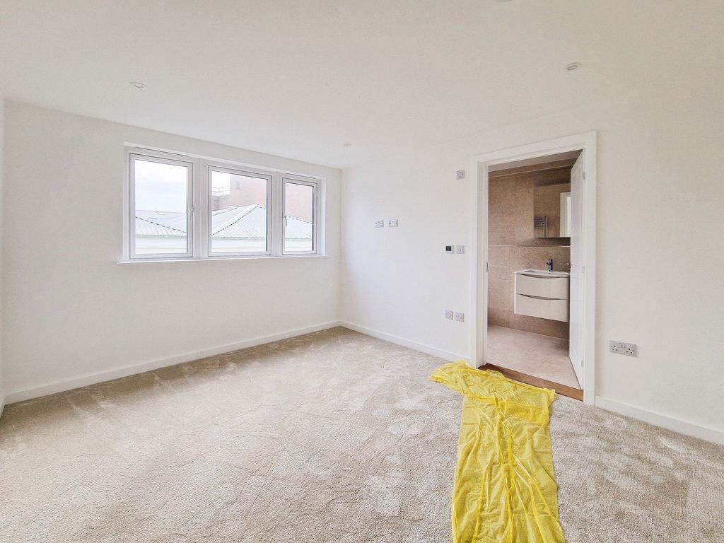 Additional image 8 of 2 bed flat for sale7 Crahamel House, St Helier JE2