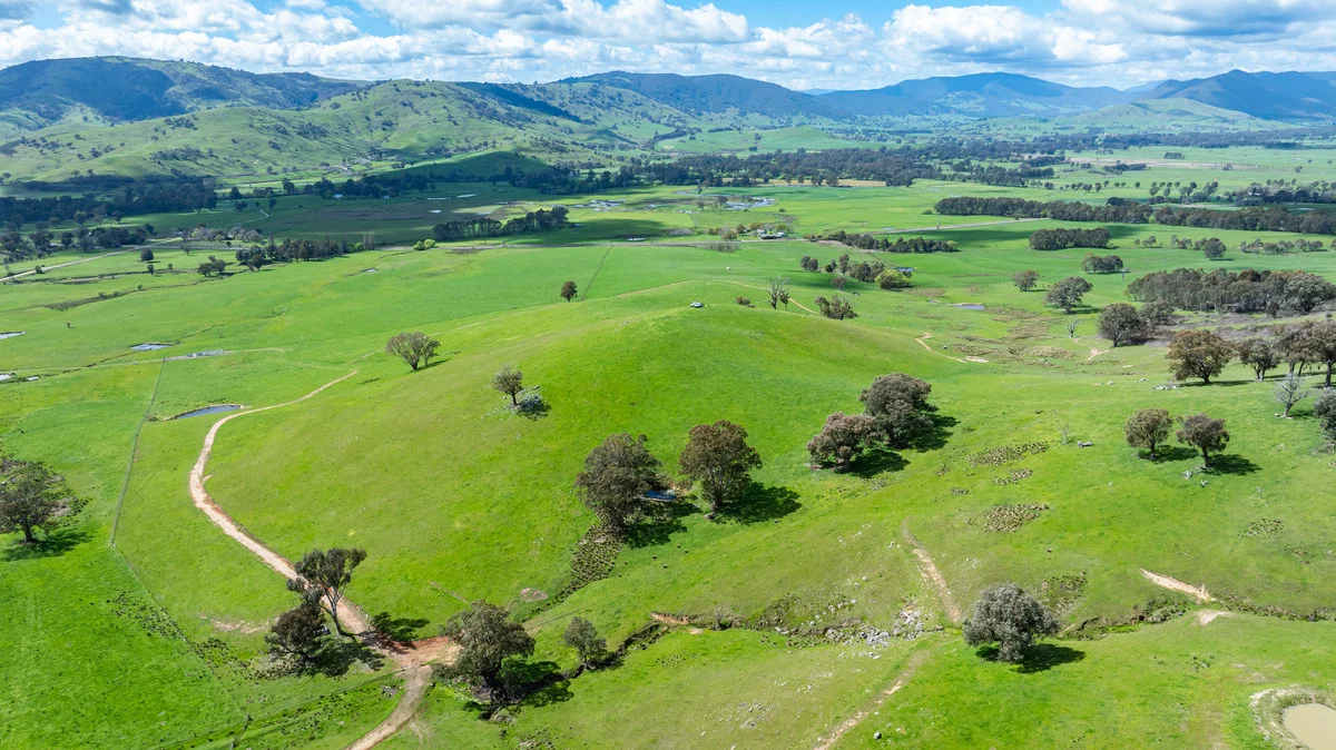 2 Hibbersons Road, Tallangatta South VIC 3701