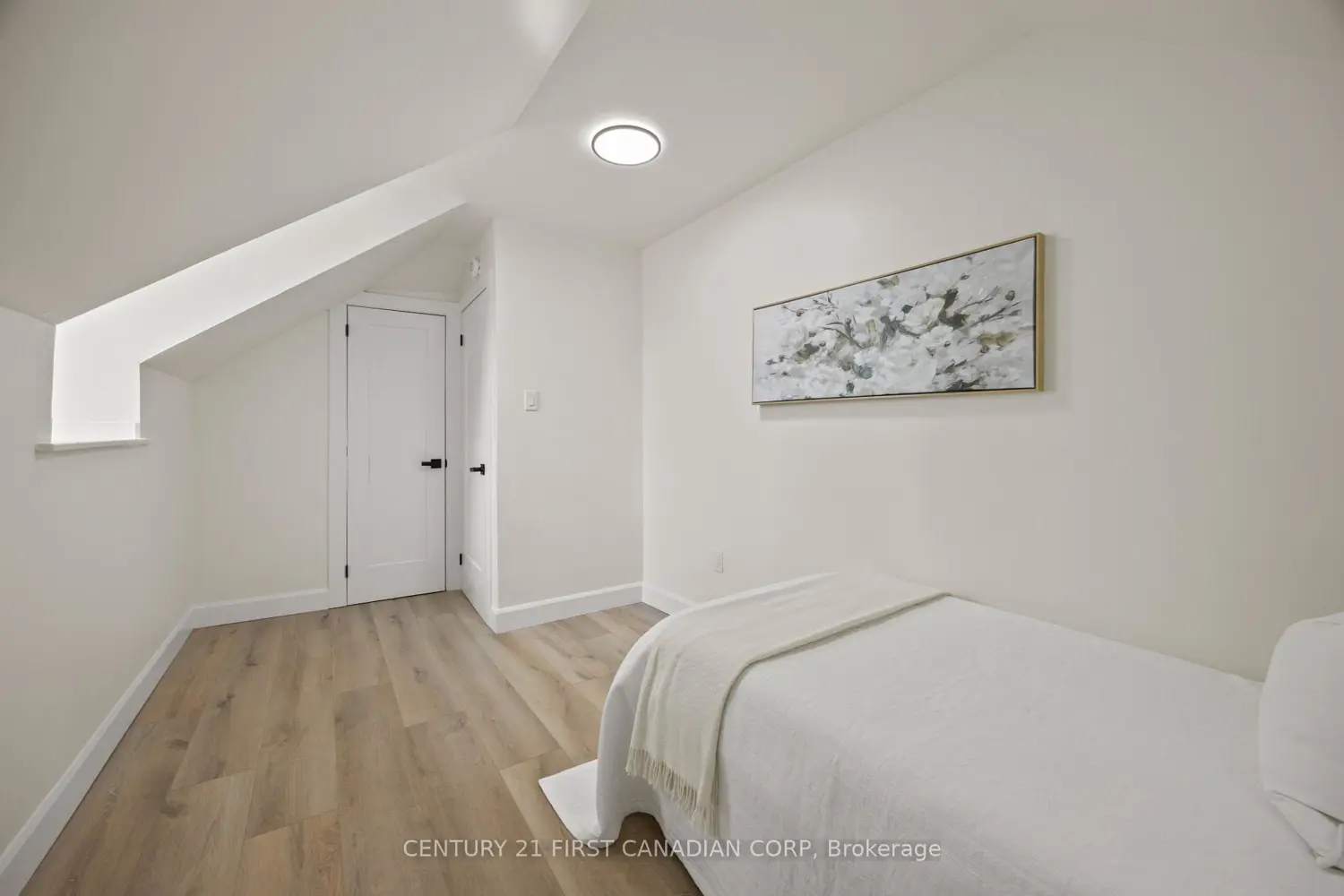 Additional image 16 of 14 Euclid Avenue