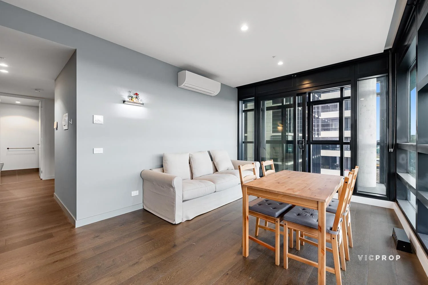 Additional image 2 of 1001/45 Dudley Street, West Melbourne VIC 3003