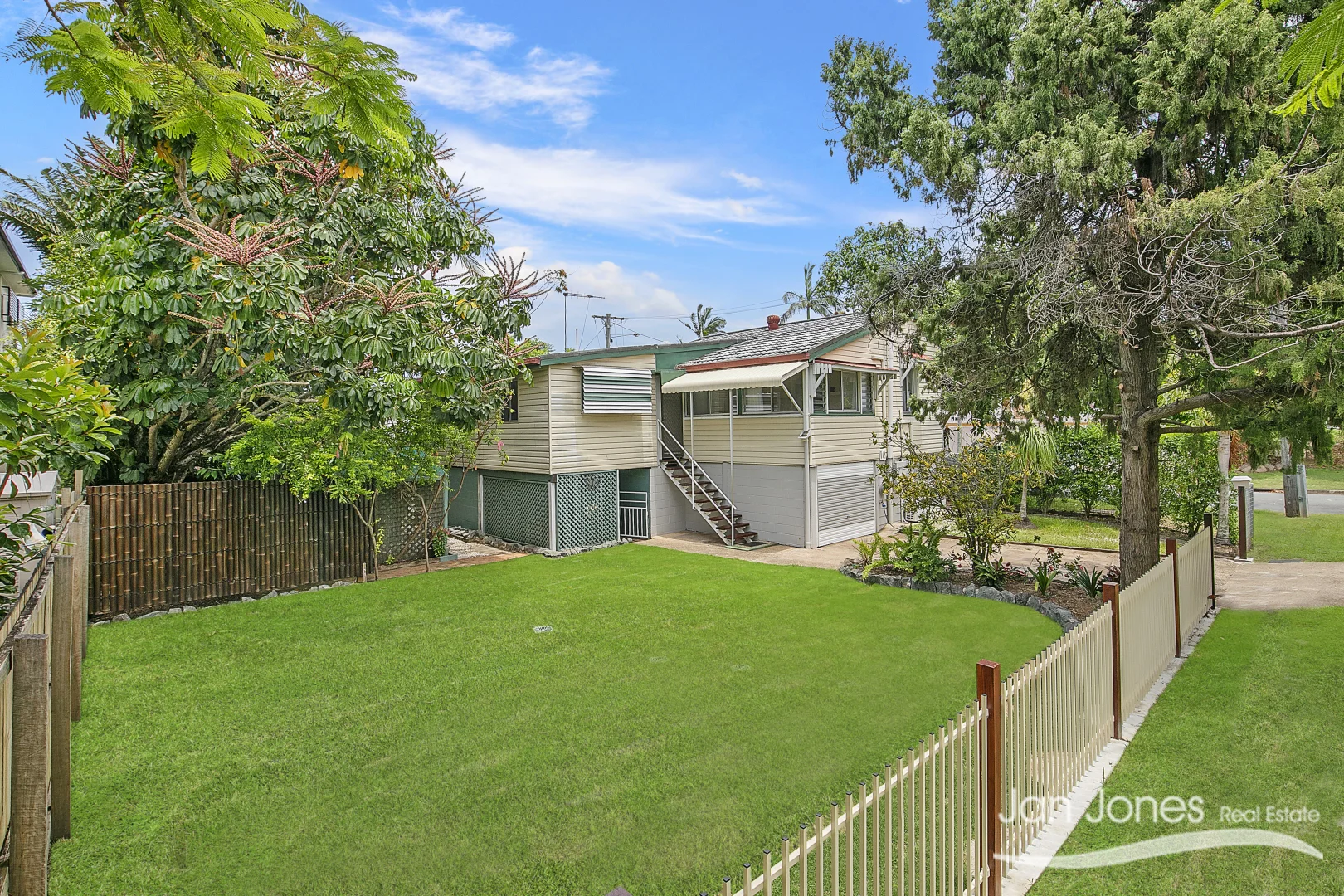 Additional image 2 of 10 Landsborough Avenue, Scarborough QLD 4020
