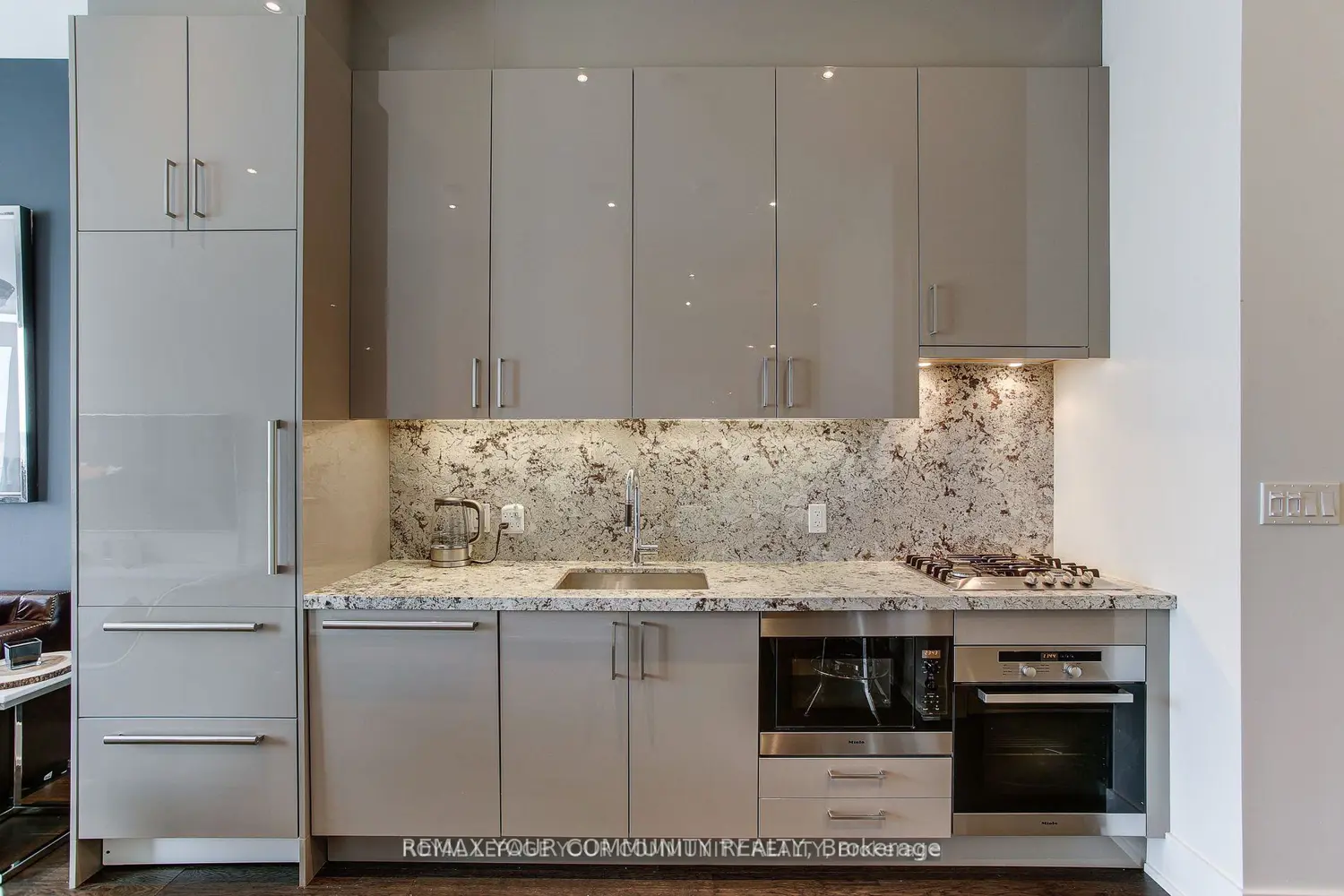 Additional image 4 of 39 Queens Quay 1109