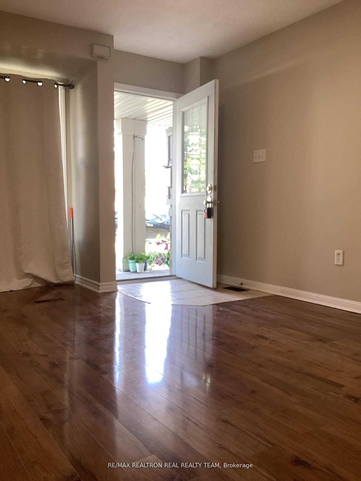 Additional image 3 of 2-29 Ecopark Gate, Toronto, ON, M1B 6G8