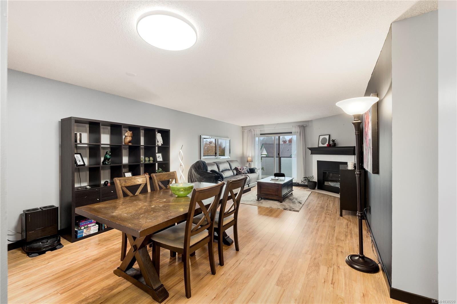Additional image 4 of 402-1241 Fairfield Road, Victoria, BC, V8V 3B3