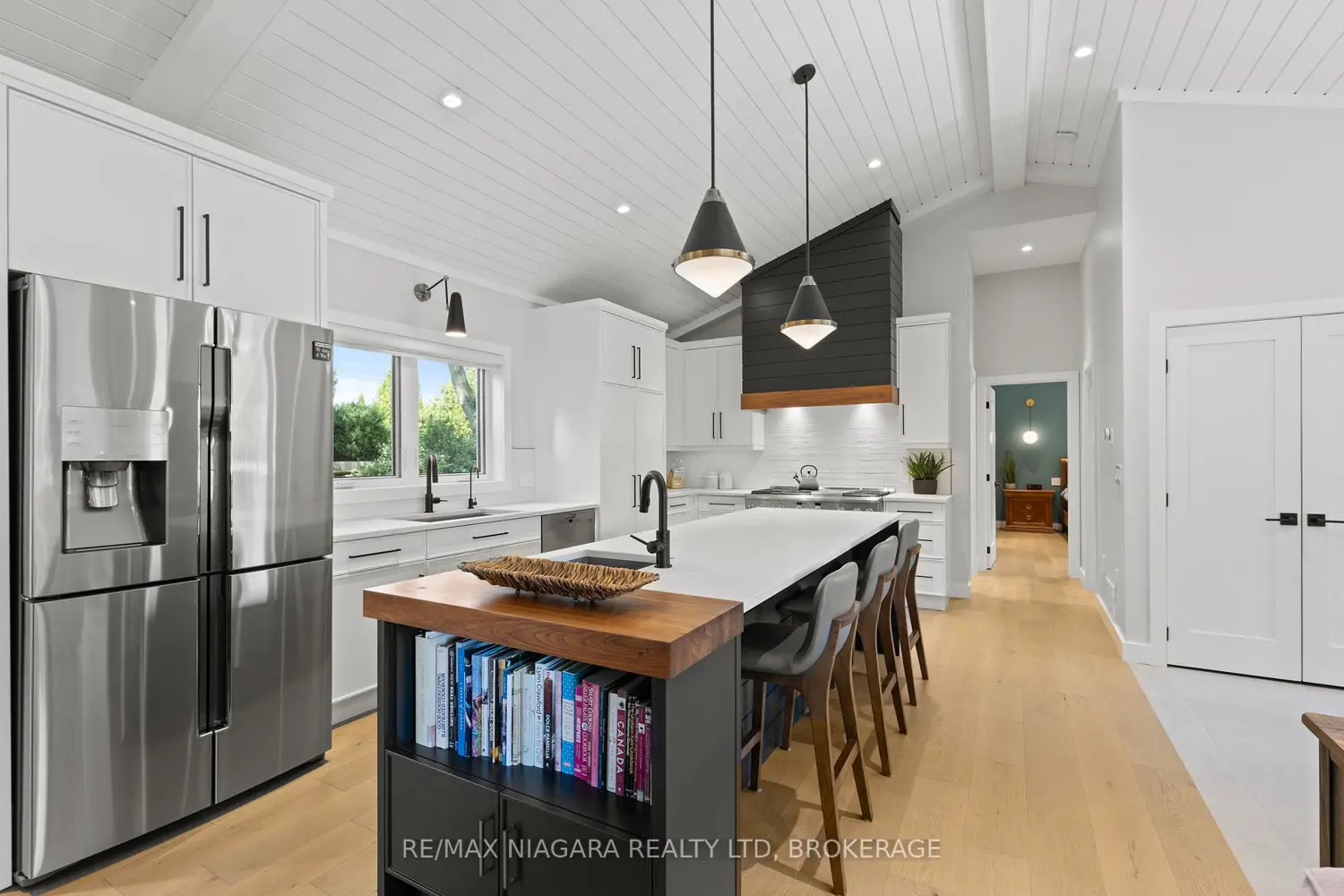 Additional image 4 of 3886 Glenview Drive