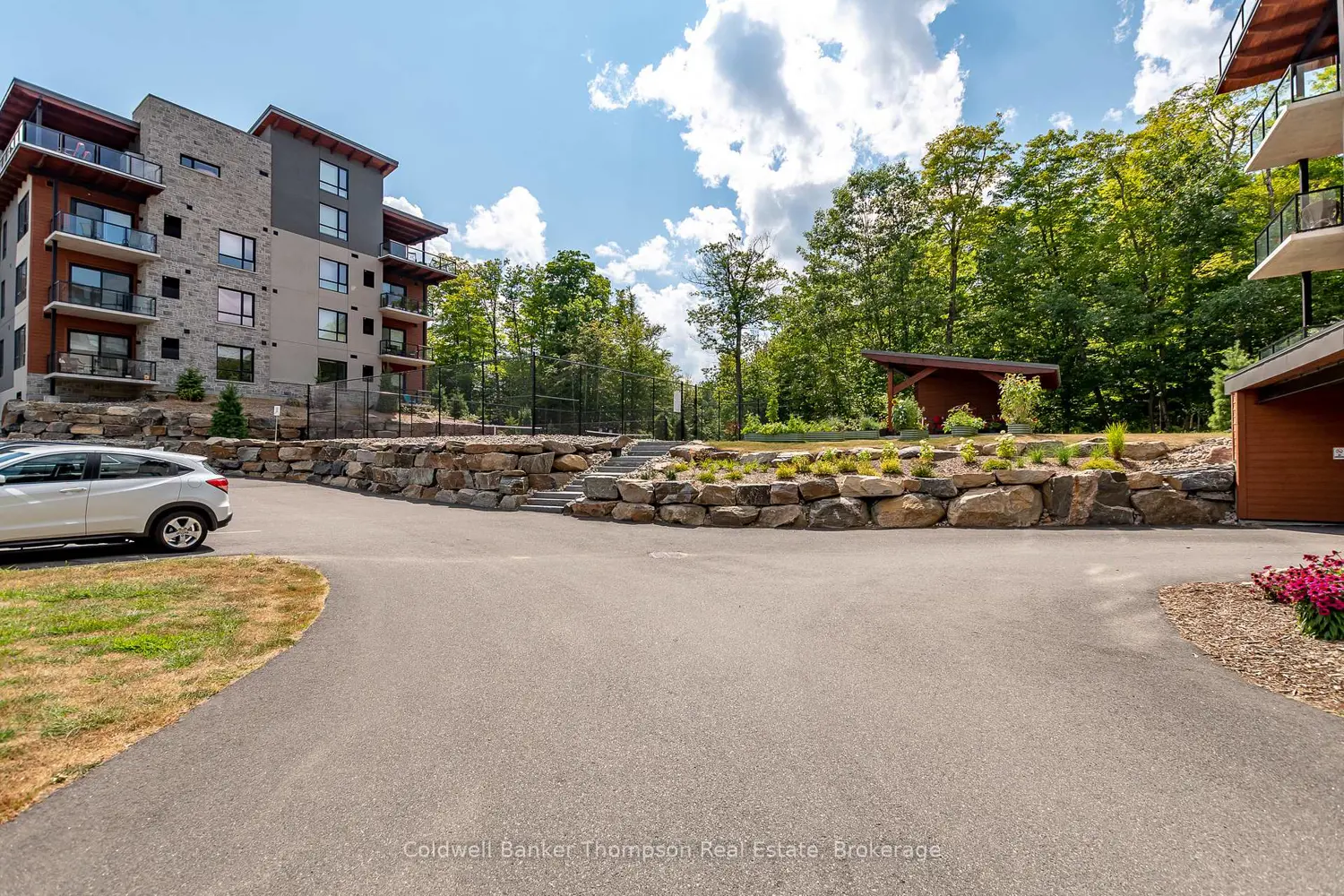 Additional image 10 of 18 Campus Trail 207