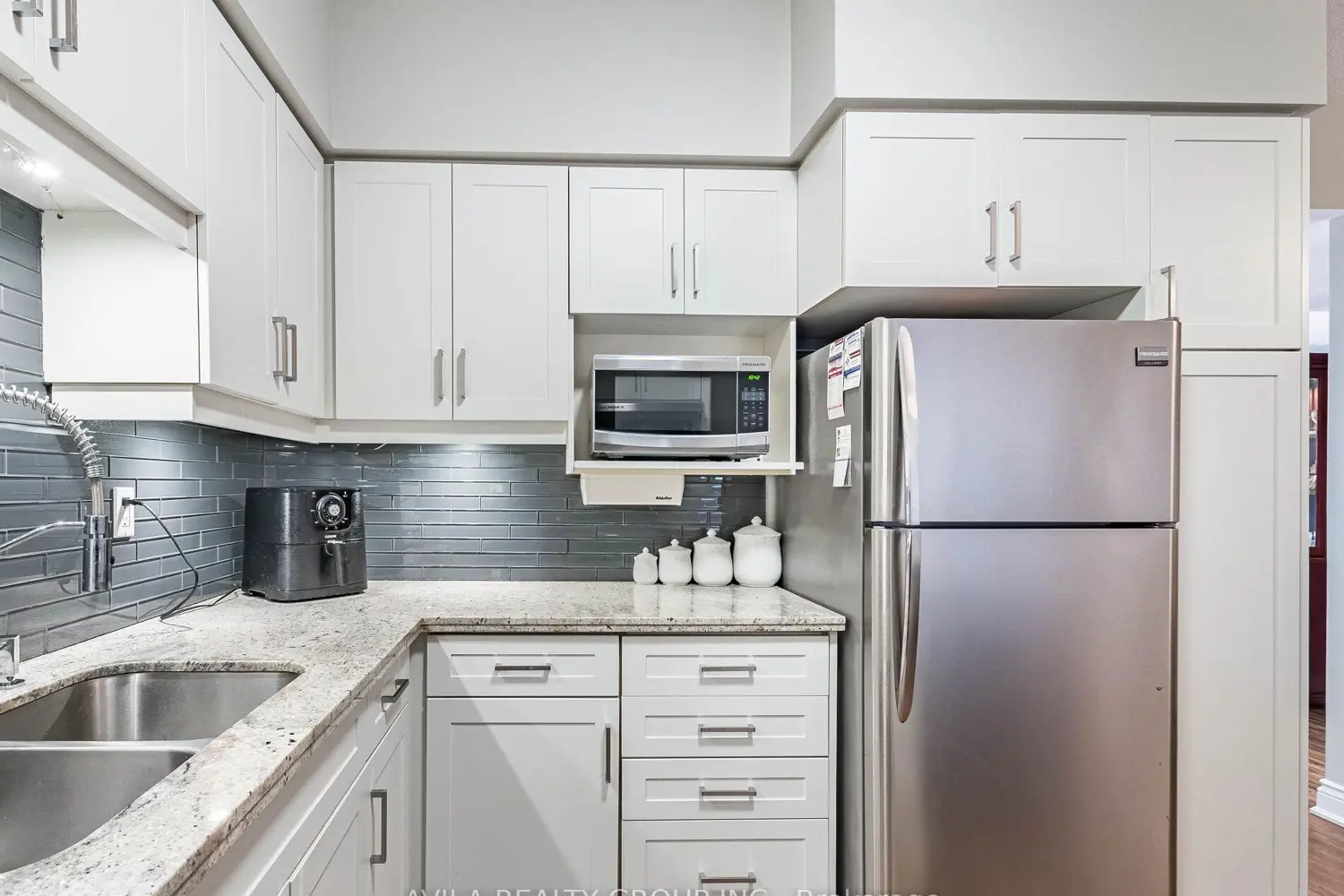 Additional image 11 of 2199 Sixth Line 408