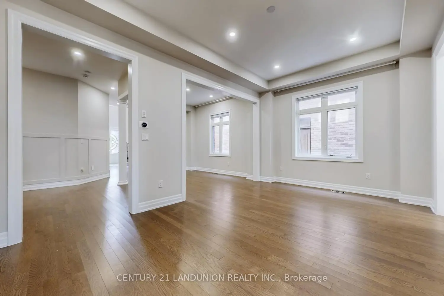 Additional image 2 of 234 Touch Gold Crescent