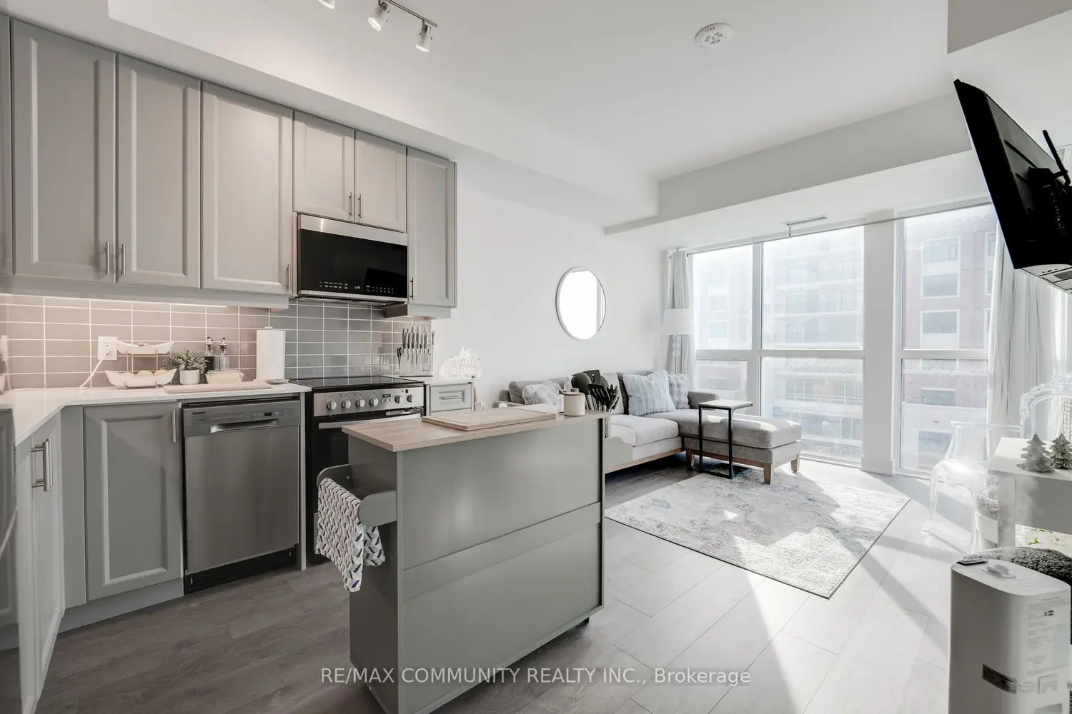 Additional image 4 of 2333 Khalsa Gate 708