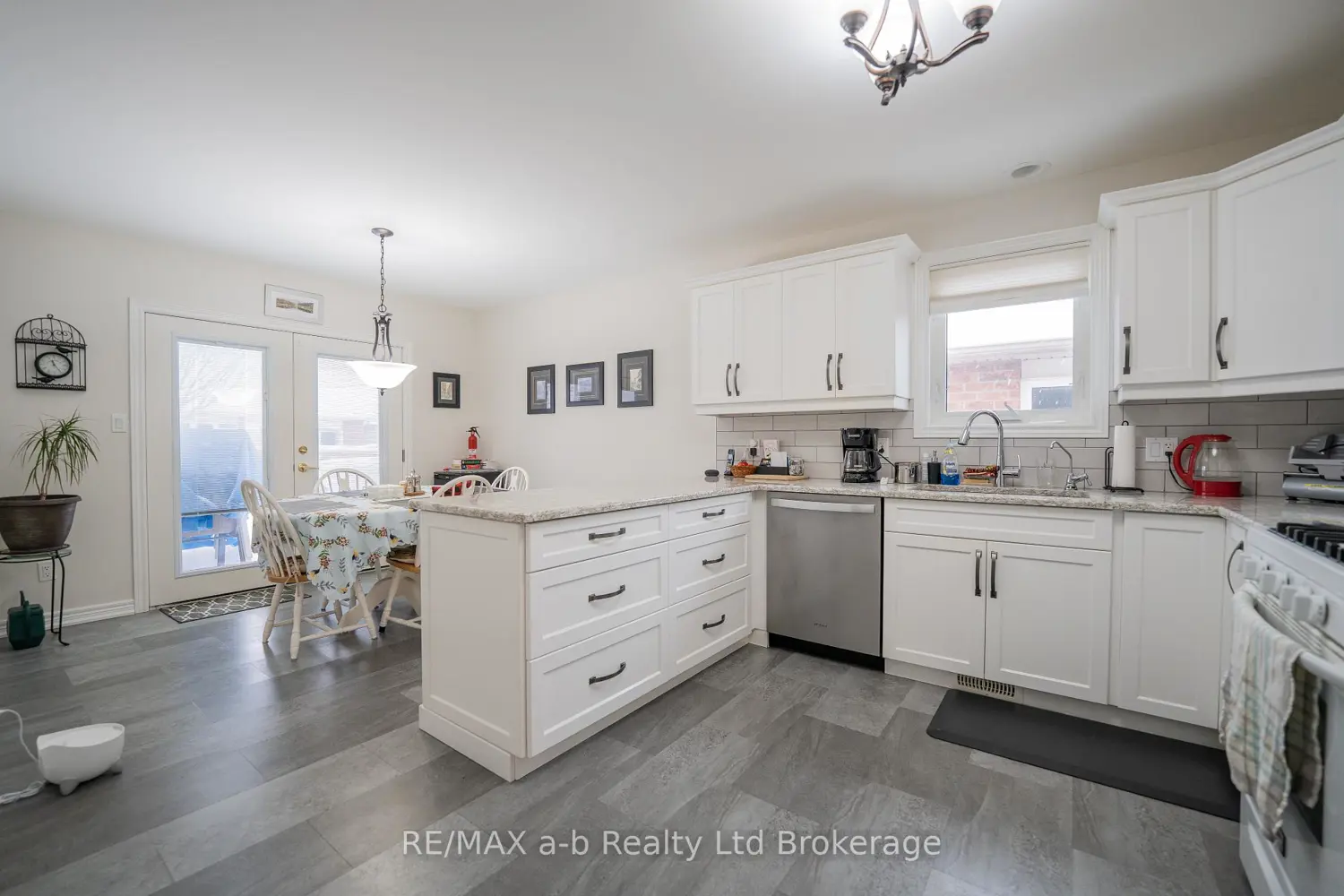 218 Baldwin Street photo 5