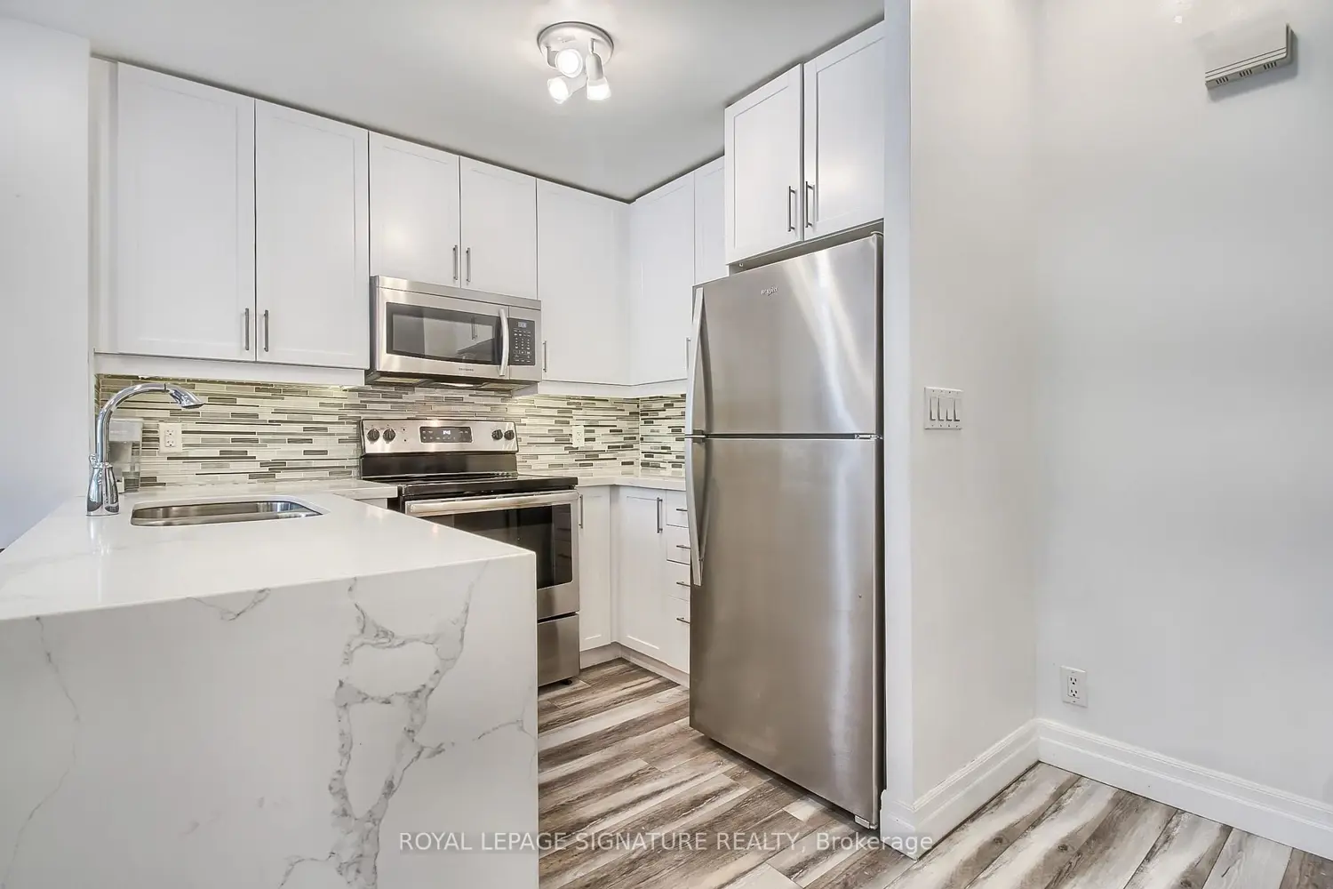 Additional image 10 of 90 Absolute Avenue 104