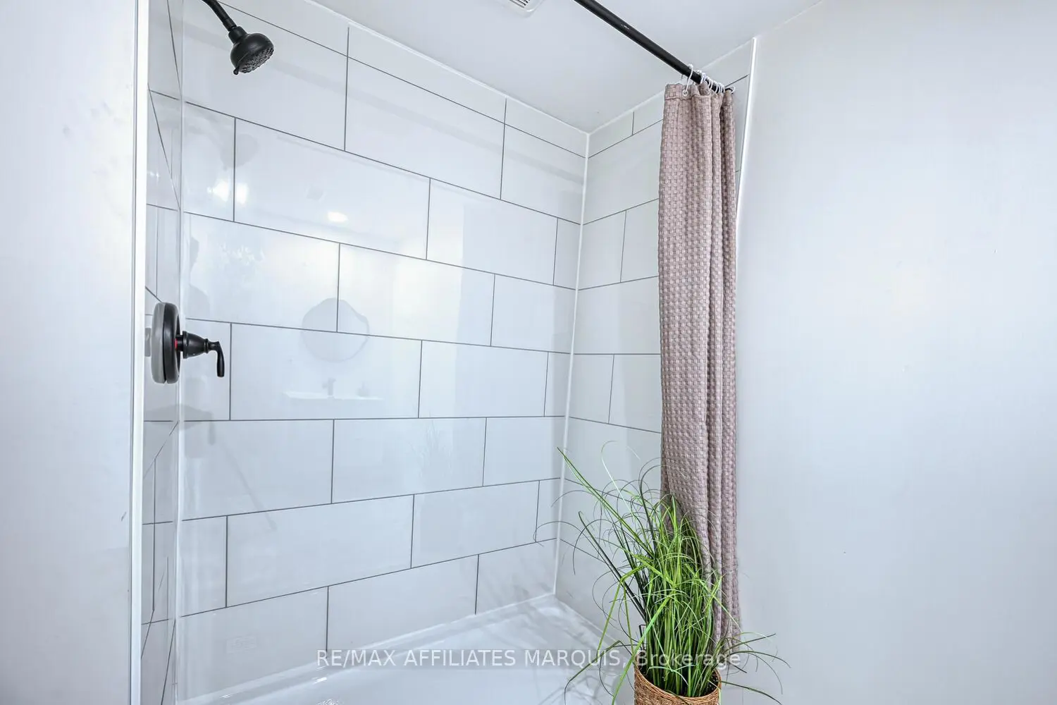 Additional image 13 of 1162 Rideau River Road