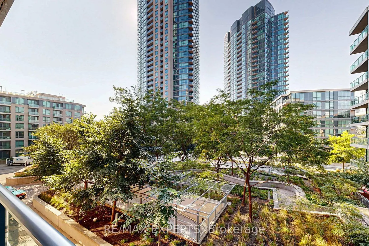 Additional image 16 of 209 Fort York Boulevard 355