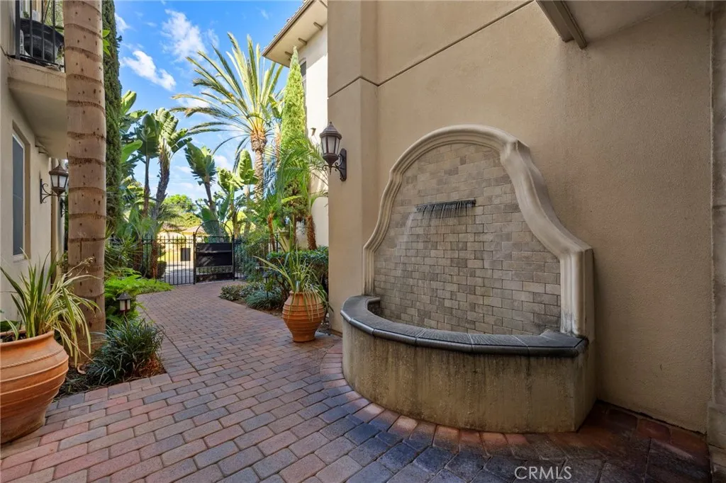 Additional image 97 of 401 Bernard Street Unit 211, Costa Mesa, CA 92627