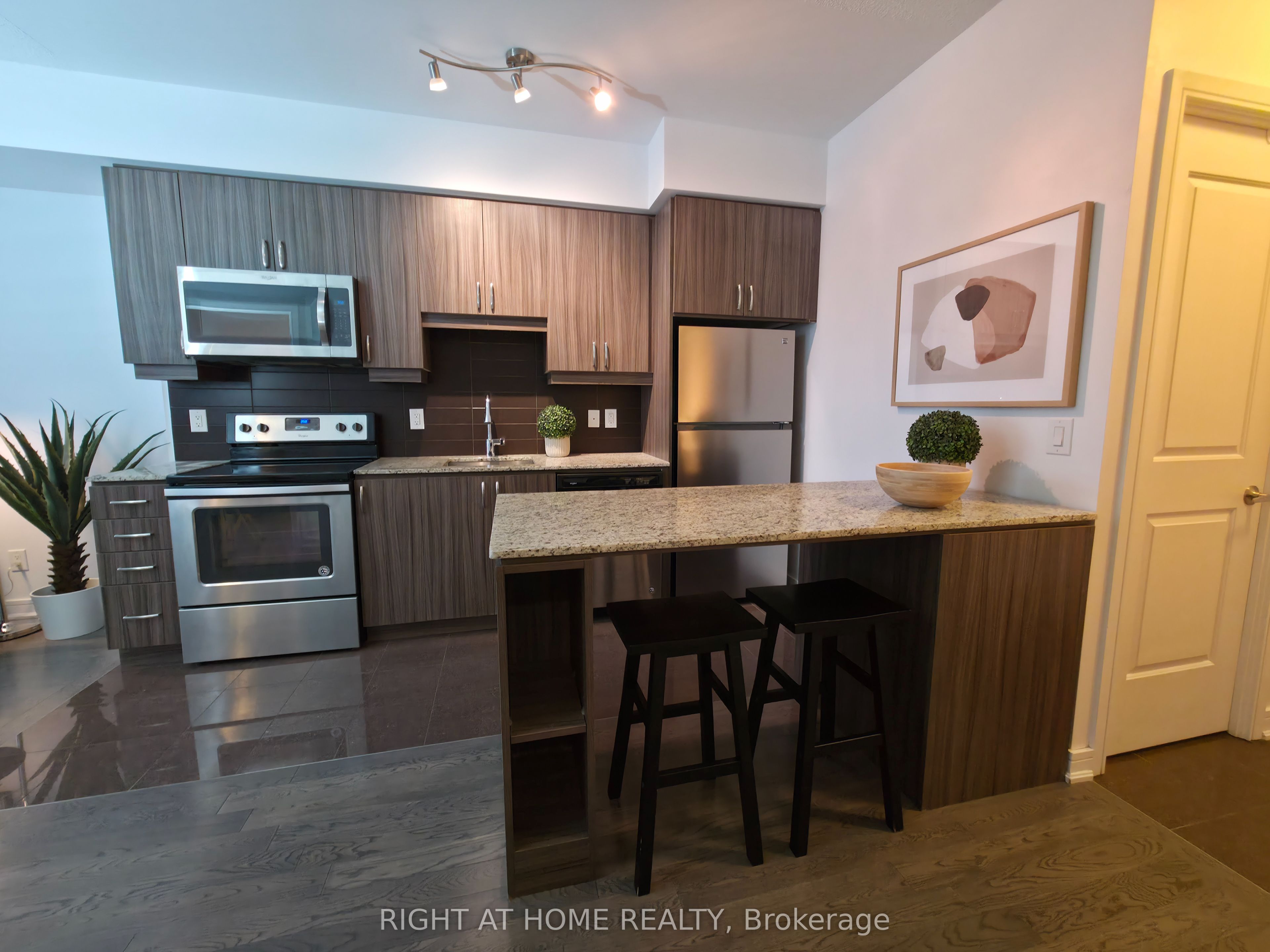 Additional image 5 of NE616-9205 Yonge Street, Richmond Hill, ON, L4C 1V5