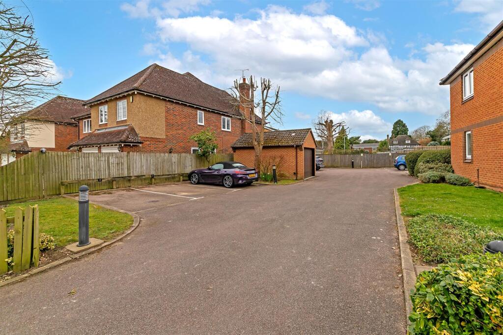 Additional image 20 of Woodstock Road North, St. Albans