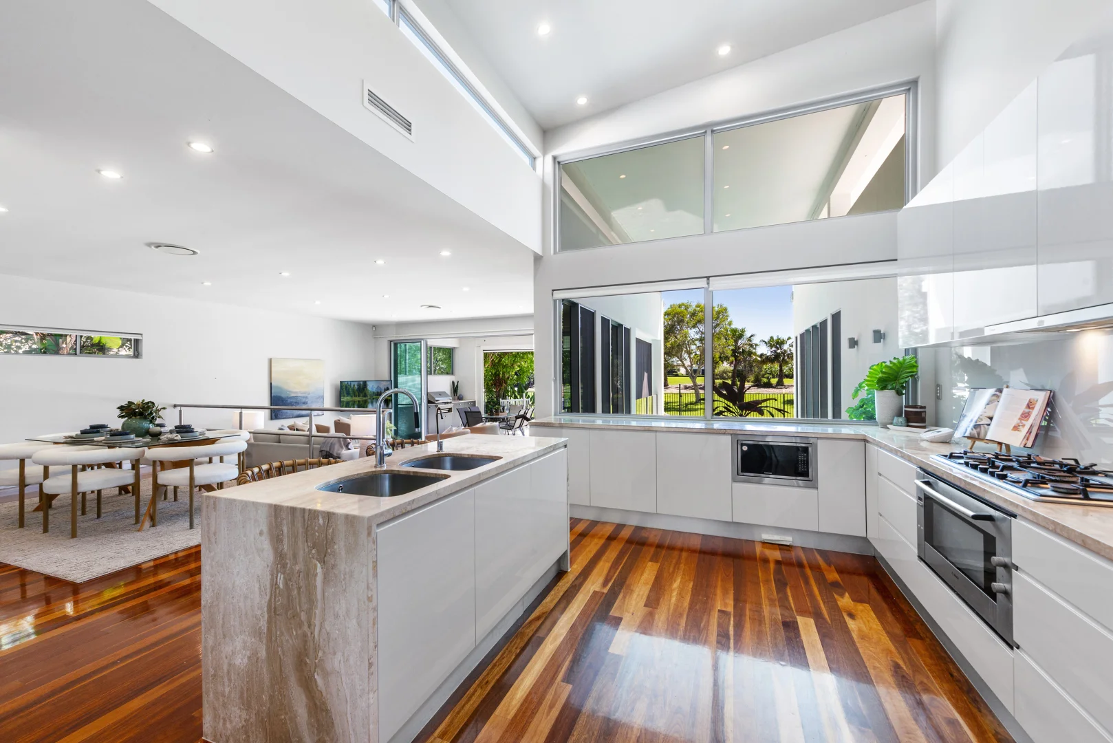 Additional image 8 of 2272 Banksia Lakes Drive, Sanctuary Cove QLD 4212