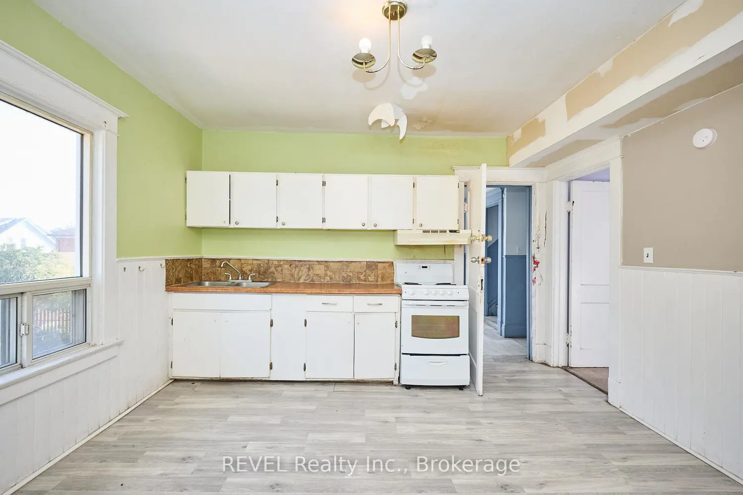 Additional image 9 of 5806 Prince Edward Avenue