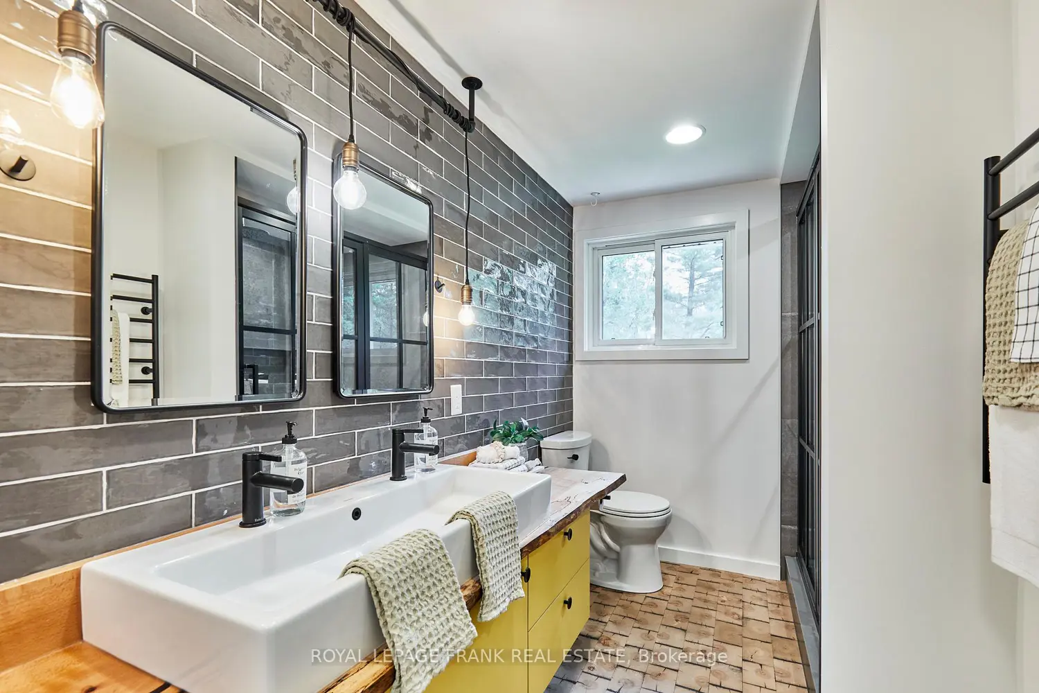 132 Coulter Drive photo 3