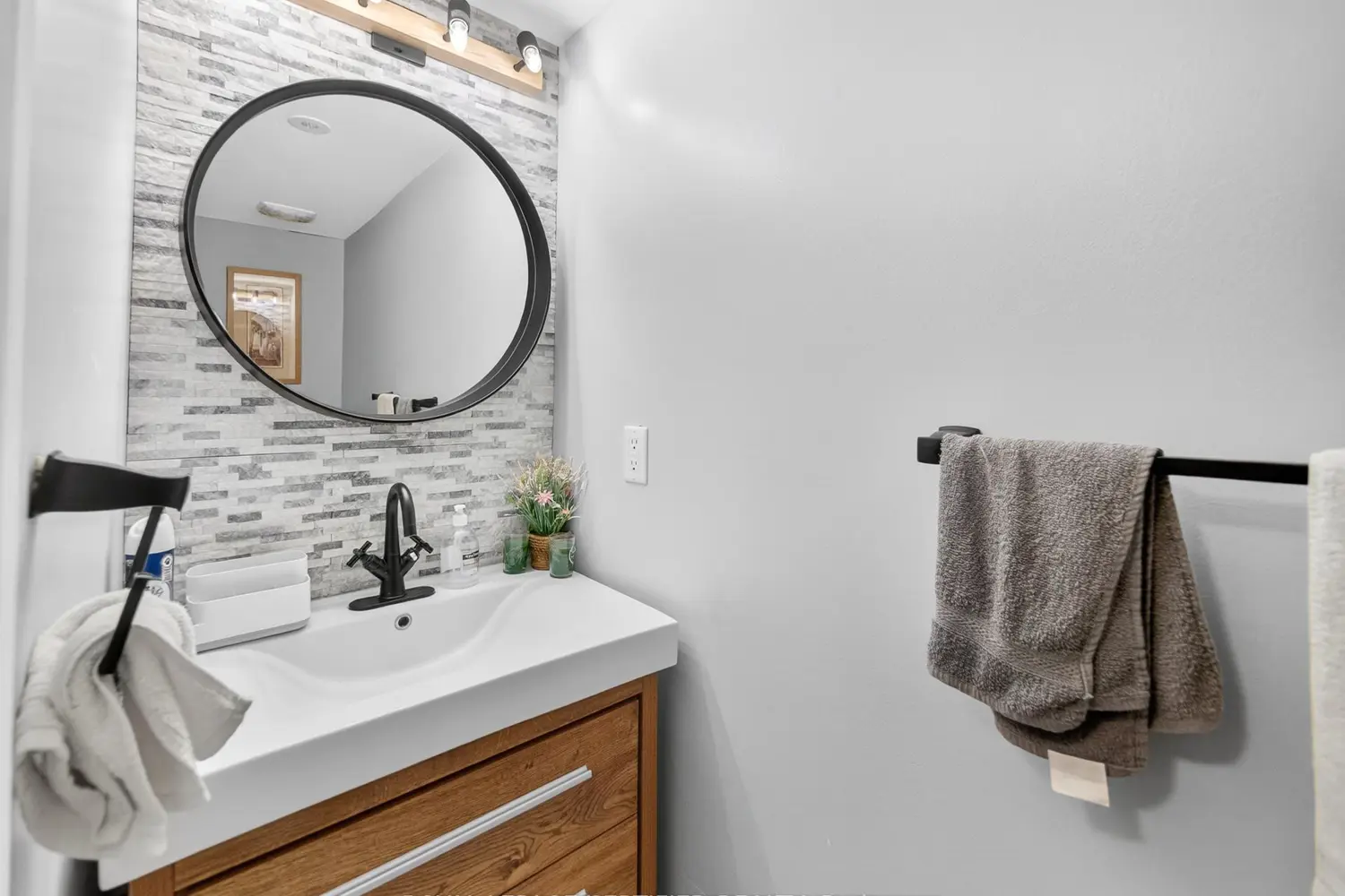 Additional image 14 of 4975 Southhampton Drive 156