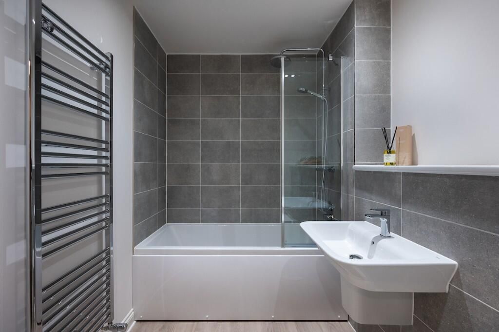 1 bed flat for saleTornagrain IV2 photo 4