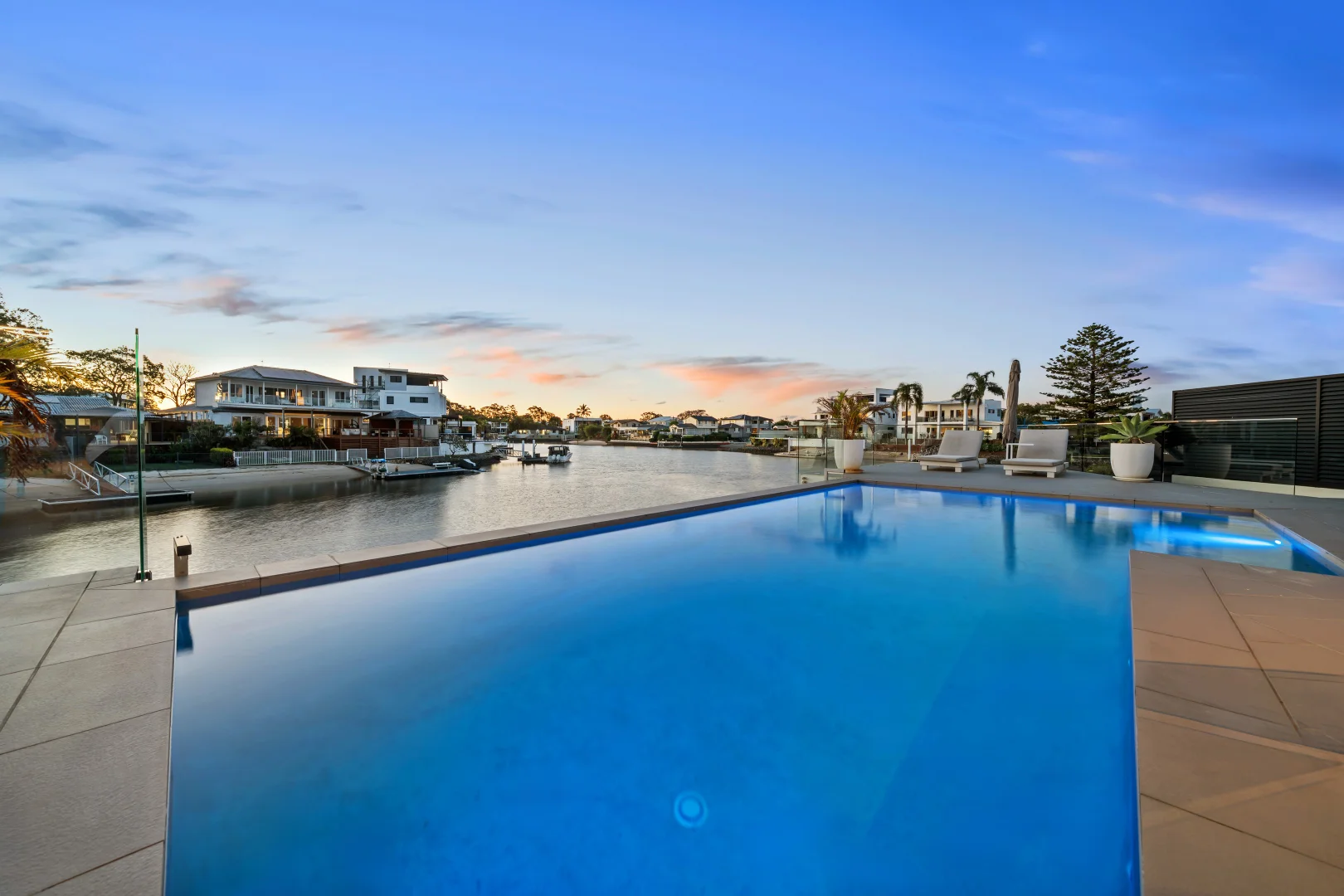 13 Crest View Key, Broadbeach Waters QLD 4218