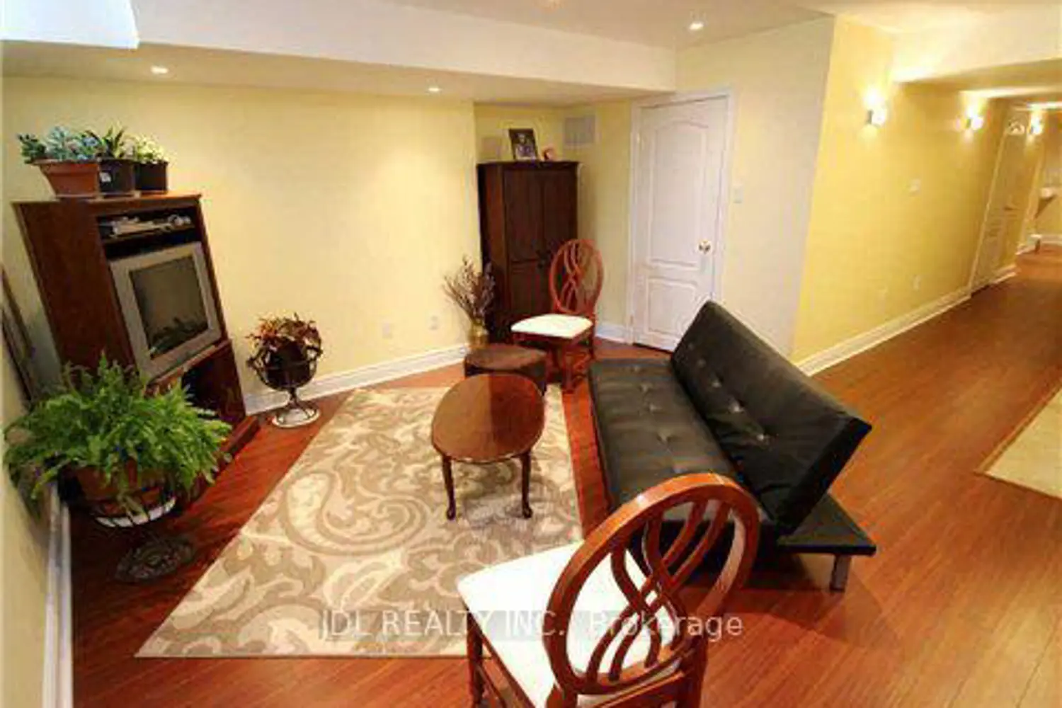 Additional image 13 of 1919 Bur Oak Avenue