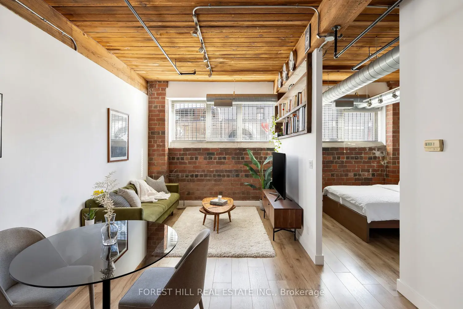 Additional image 8 of 2154 Dundas Street 105