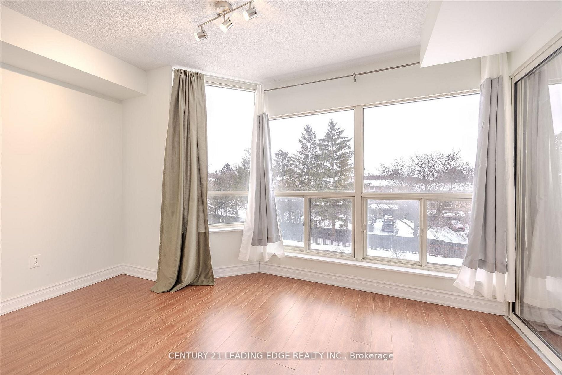 Additional image 6 of 302-175 Cedar Avenue, Richmond Hill, ON, L4C 9V3