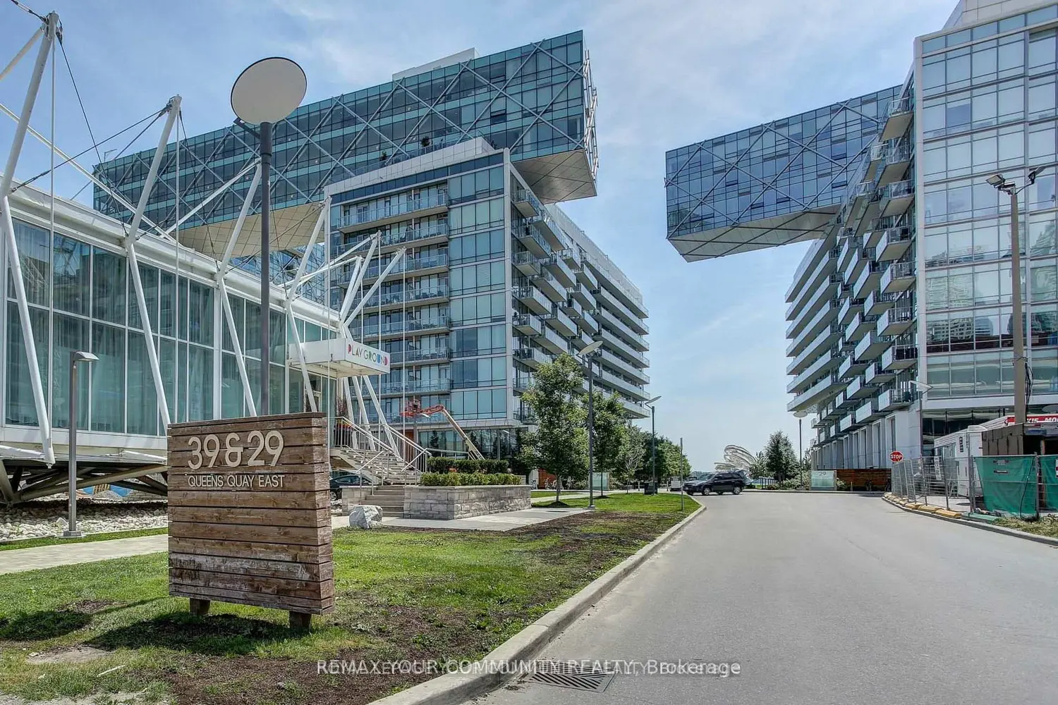 Additional image 2 of 39 Queens Quay 1109
