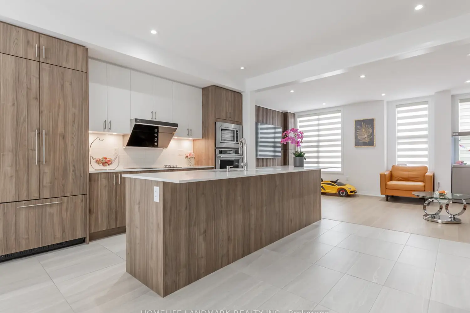 Additional image 6 of 9092 Woodbine Avenue