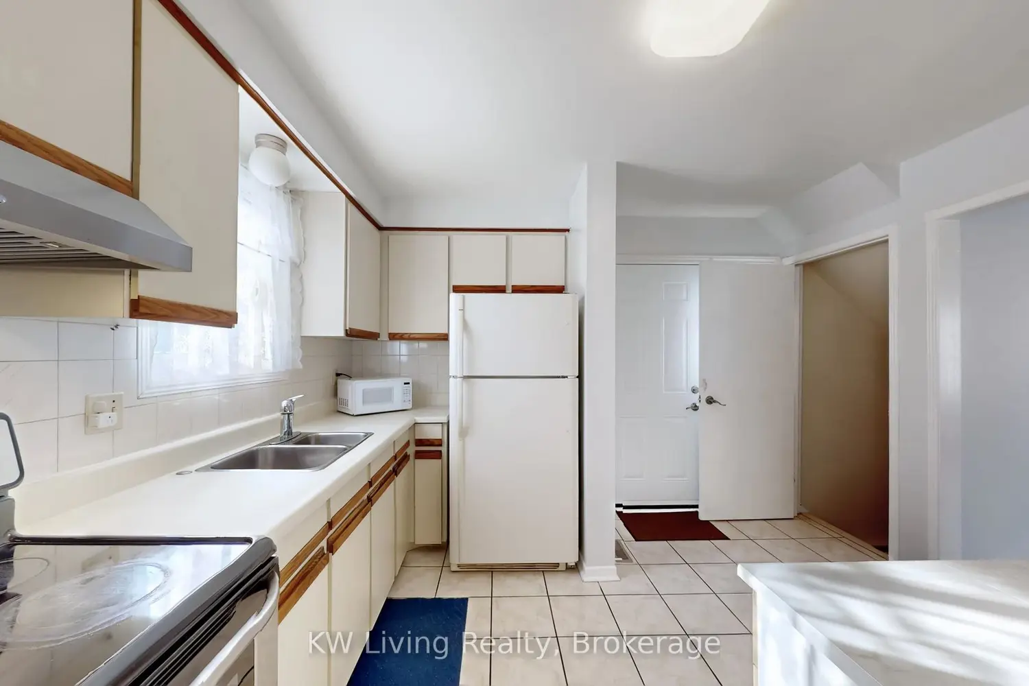 Additional image 17 of 944 Blairholm Avenue