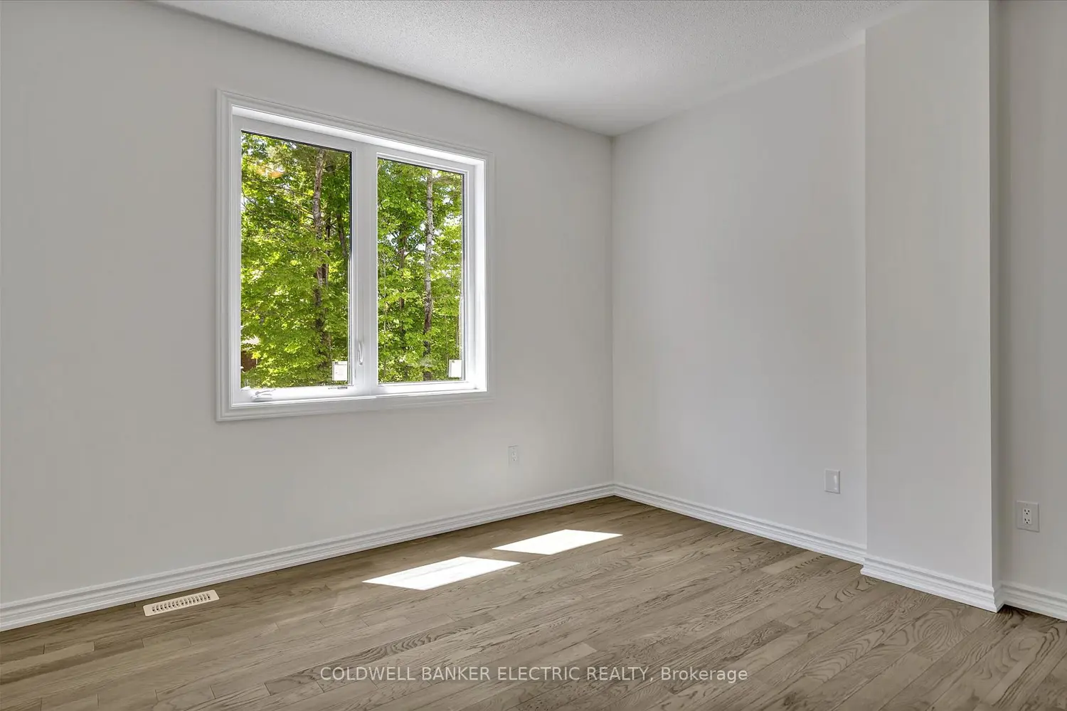 Additional image 4 of 3 Hillcroft Way