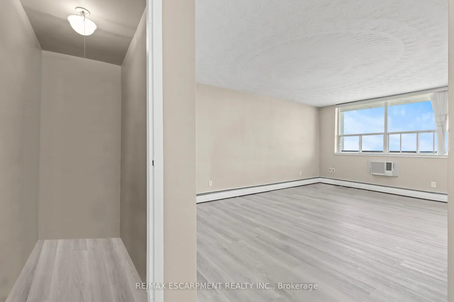 Additional image 10 of 359 Geneva Street 1004