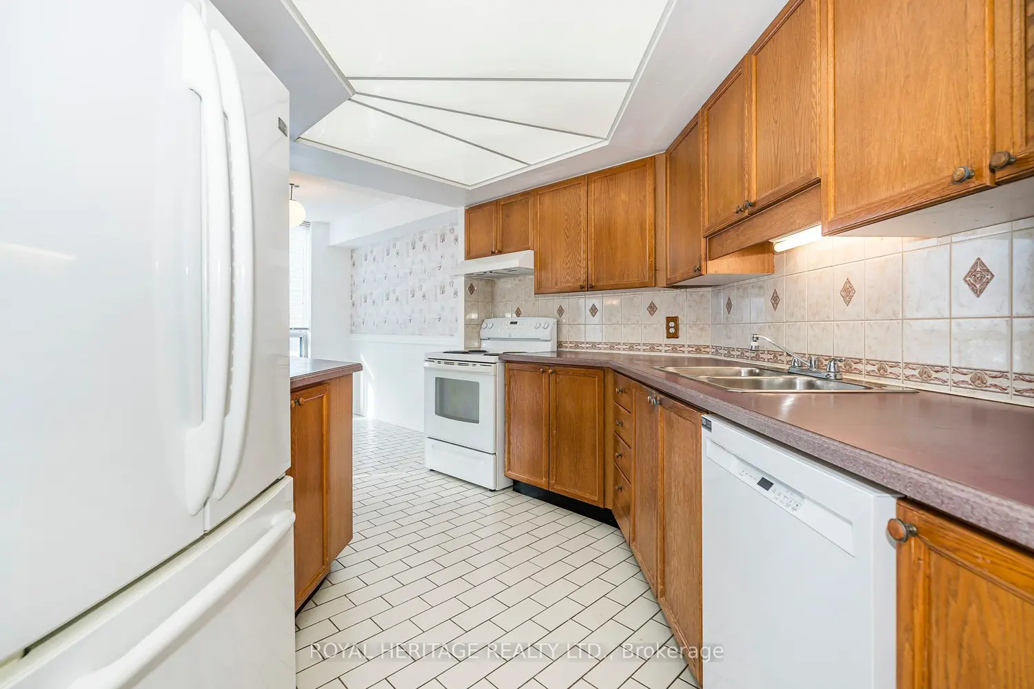 360 Watson Street 901 photo 4