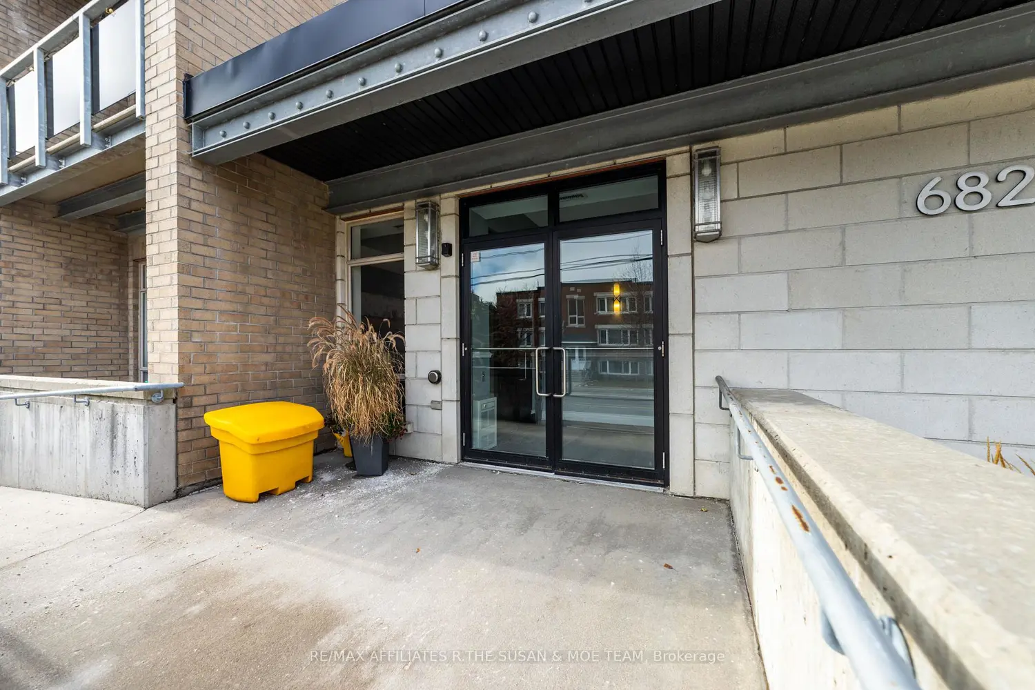 682 Churchill Avenue 308