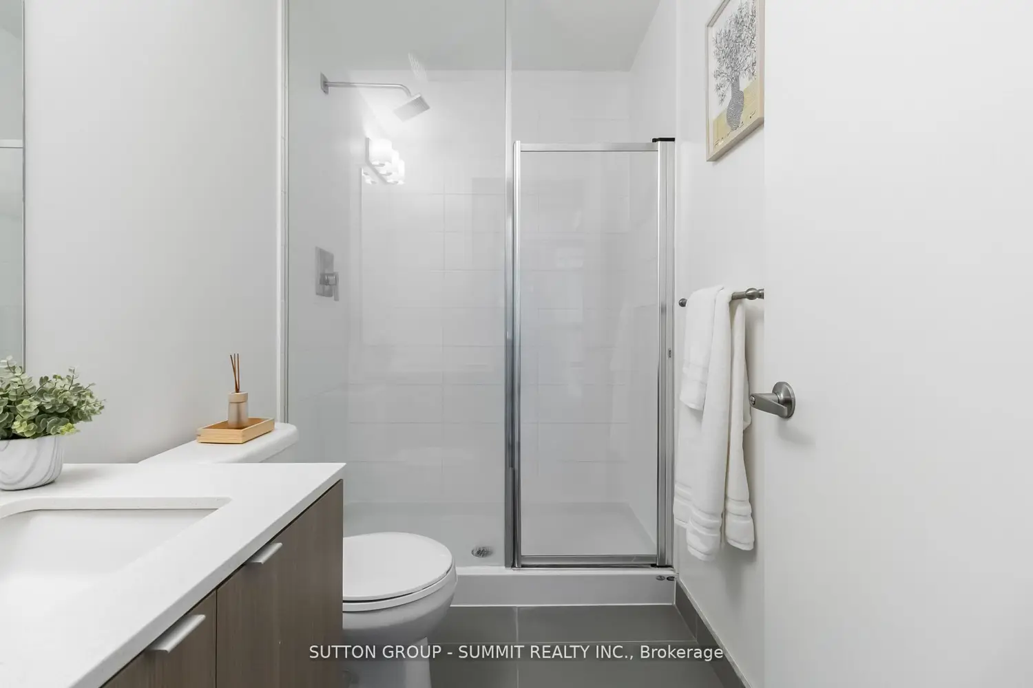 Additional image 14 of 5220 Dundas Street D422