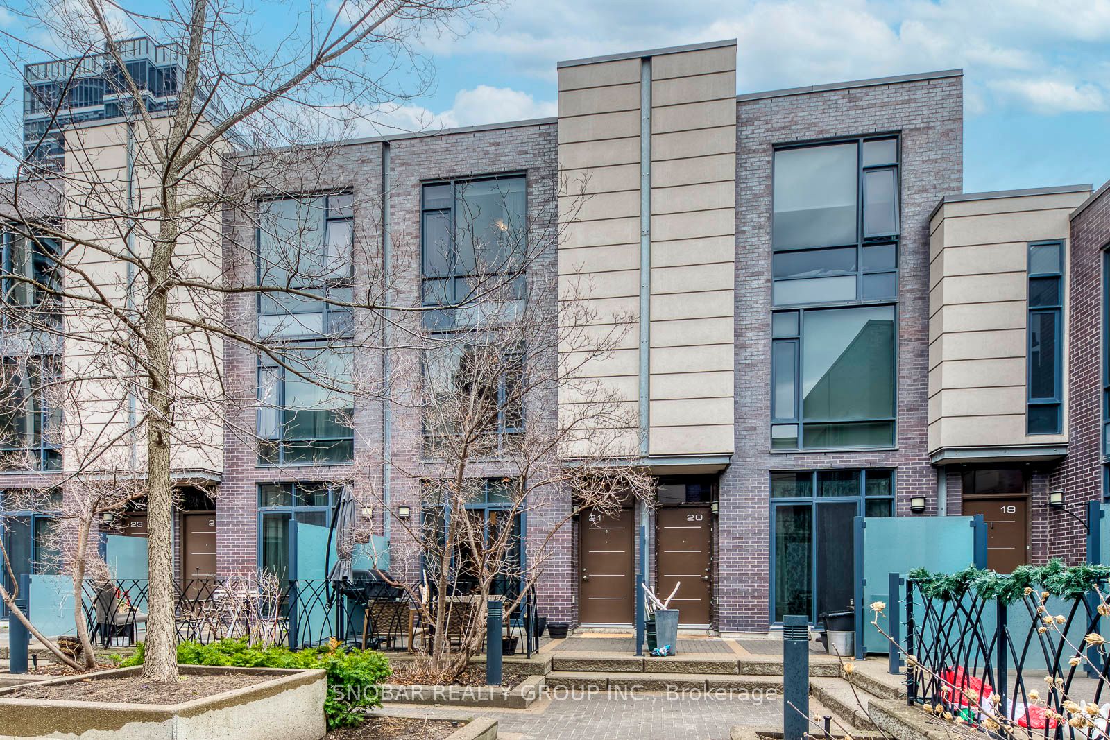 Additional image 2 of 21-19 Valhalla Inn Road, Toronto, ON, M9B 0B3