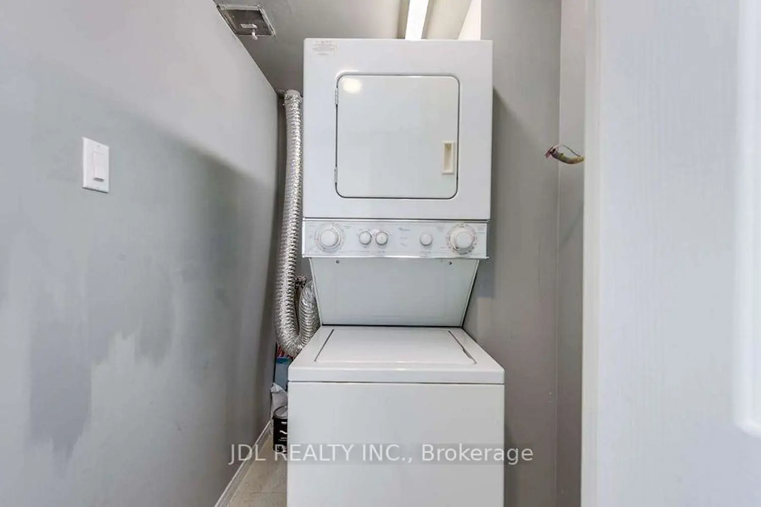 Additional image 9 of 887 Bay Street 1610