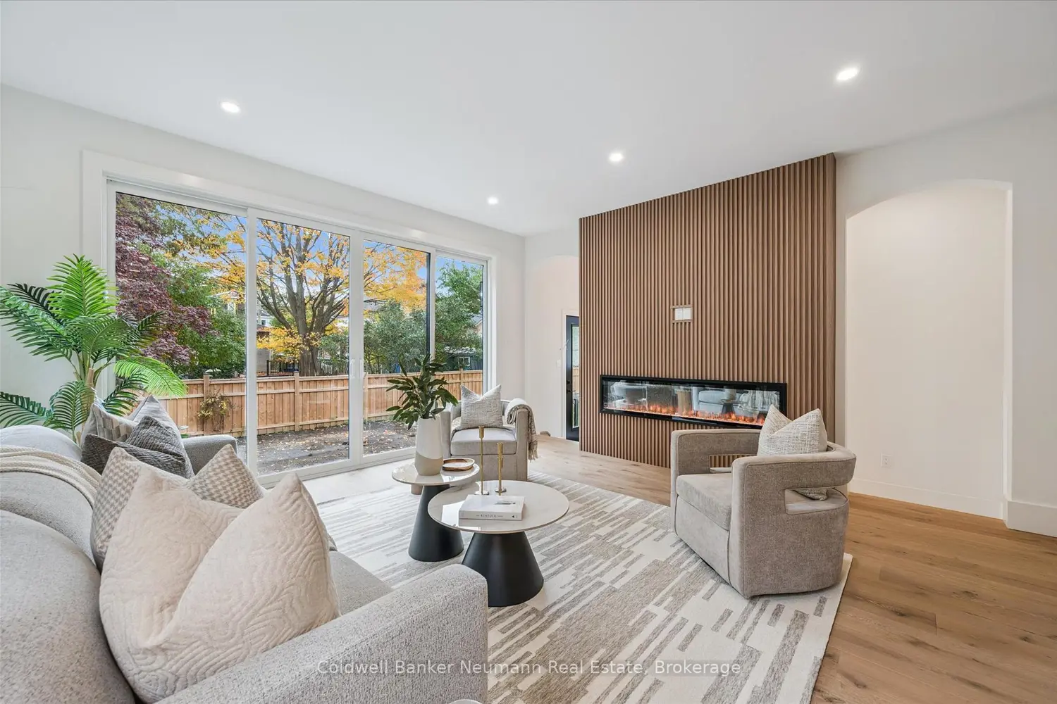 Additional image 9 of 126 Oxford Street