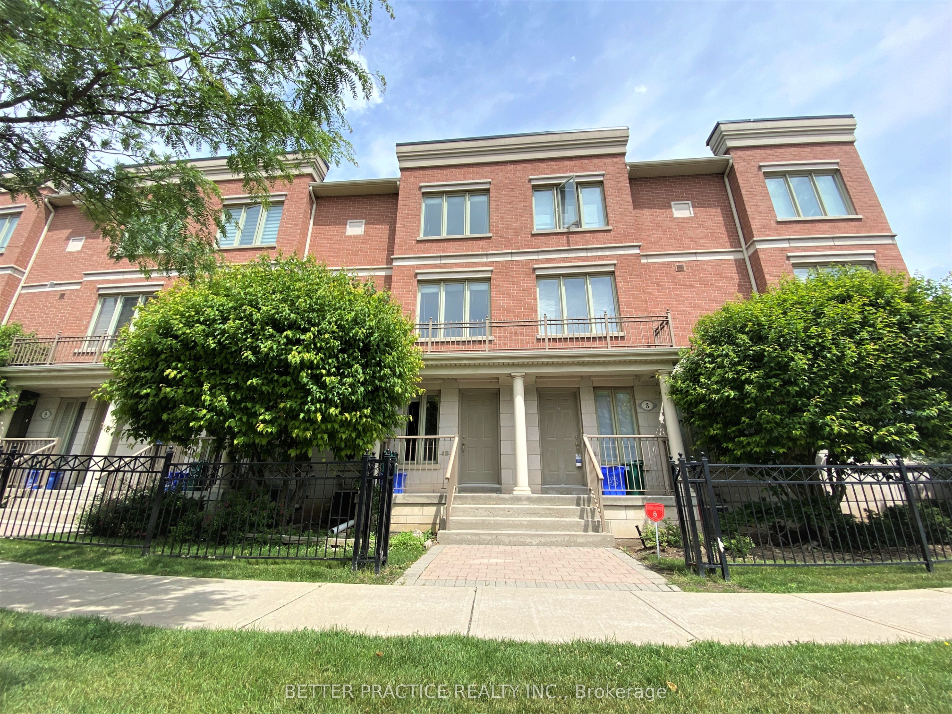 5 Saddlecreek Drive, Markham, ON, L3T 0A4