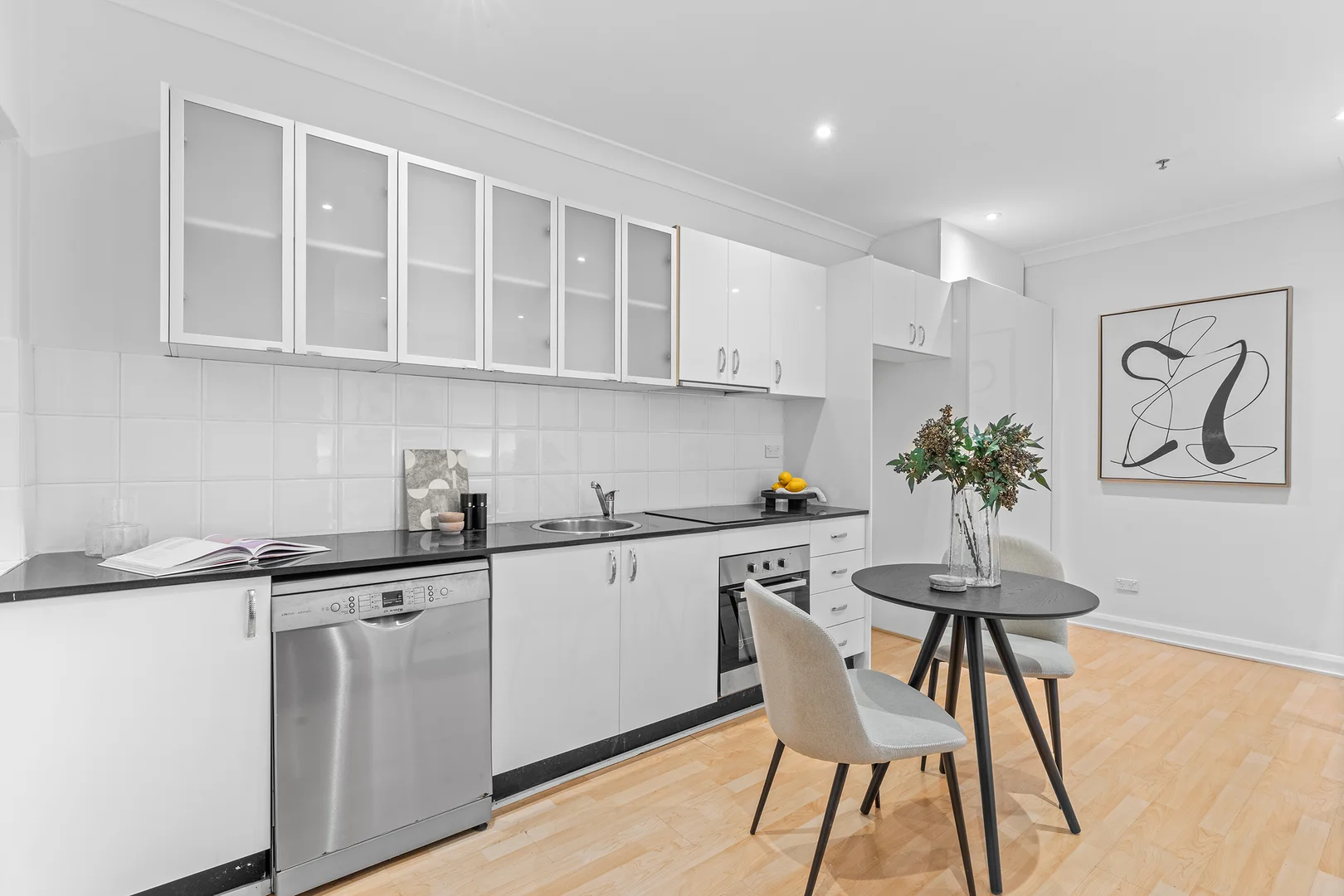 Additional image 5 of 104/9 Greenknowe Avenue, Elizabeth Bay NSW 2011