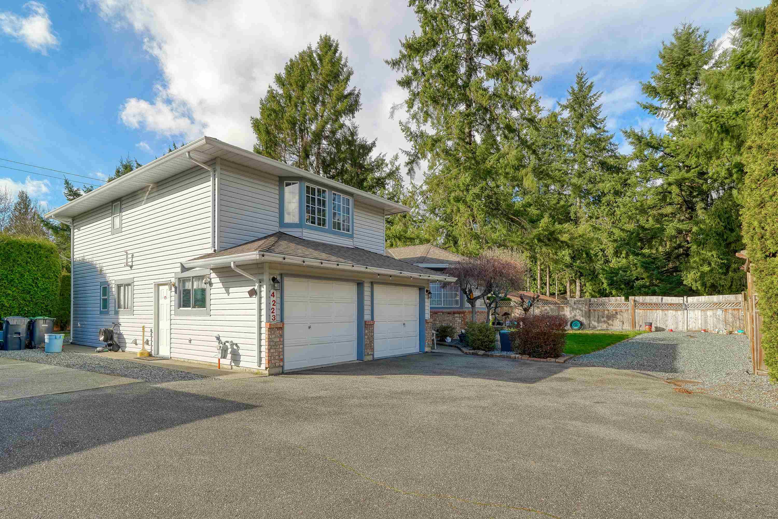 4223 200a Street, Langley, BC, V3A 4S3