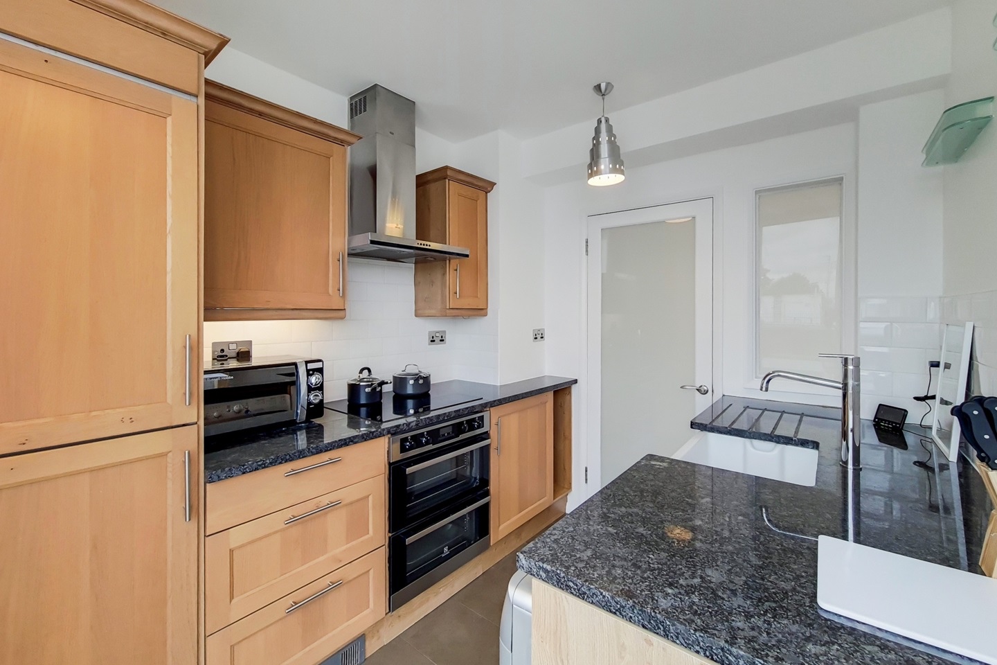 Additional image 3 of Studio Flat, Earls Court Road, W8, N1 7GU