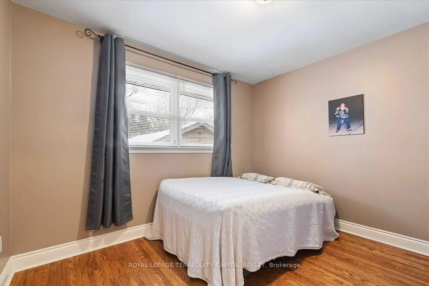 Additional image 14 of 12 Boys Street