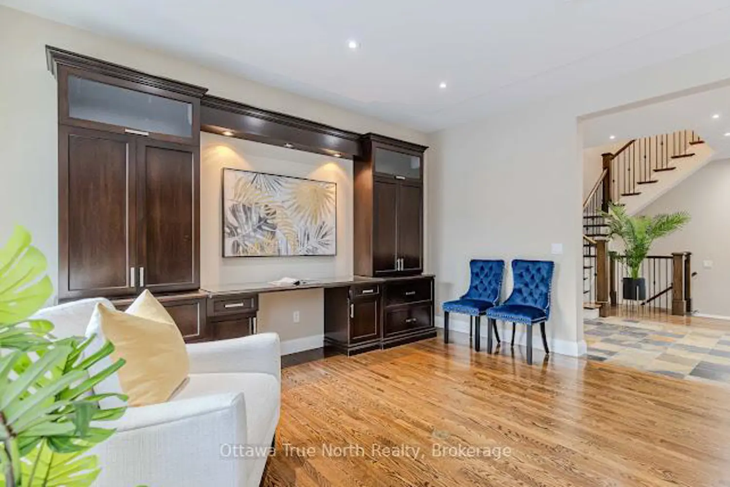 Additional image 18 of 105 Black Maple Private