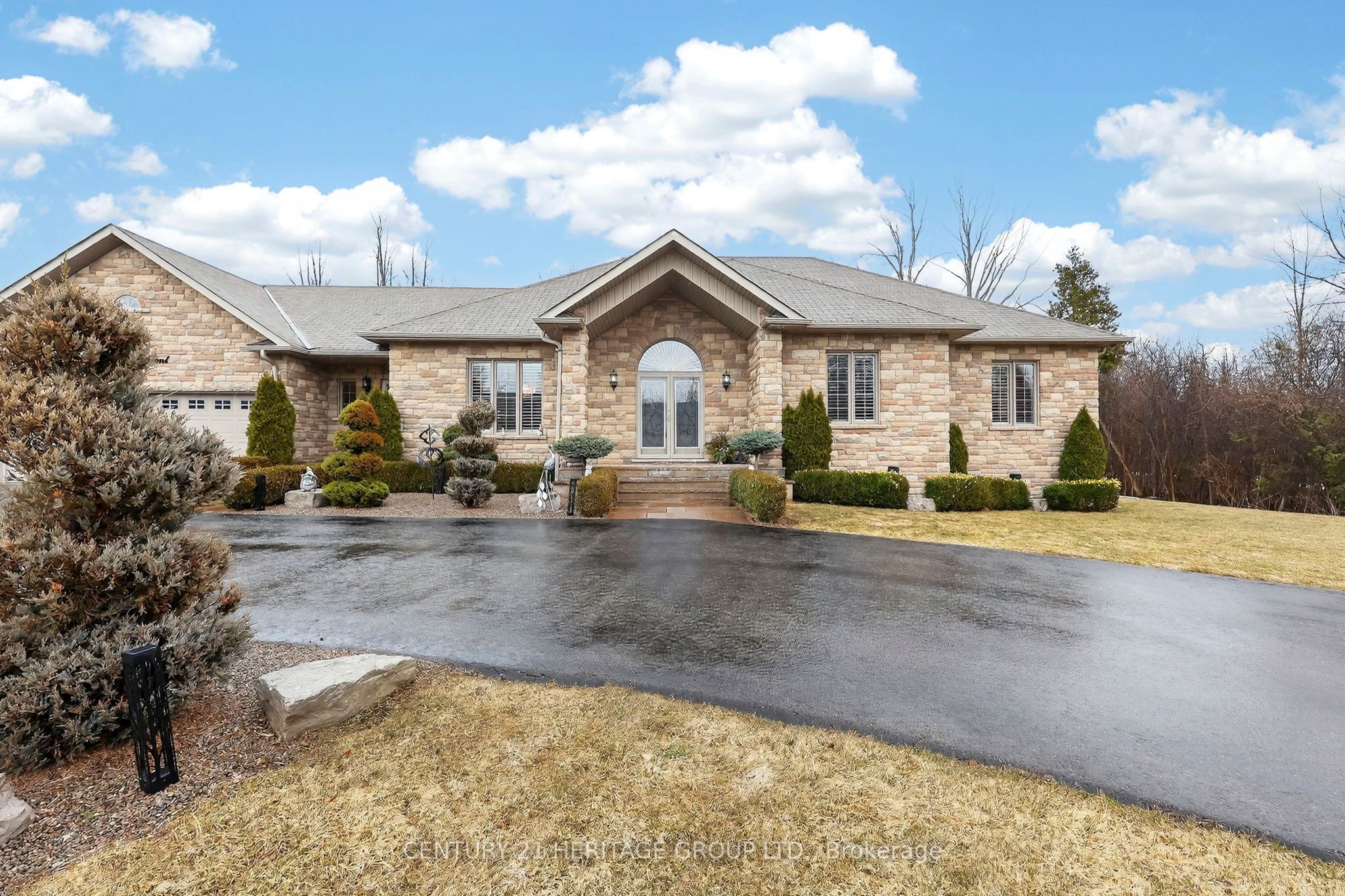 19 Shore Crescent, Georgina, ON, L0E 1S0